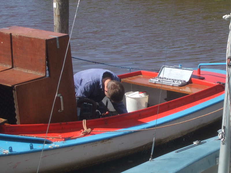 DSCF1234.JPG - 1 dag in bezit, dus.. ik sleutelen en Ingrid schoonmaken.